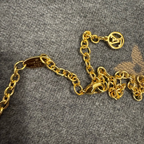 Louis Vuitton Gold Statement Metallic Necklace - Picture 6 of 8